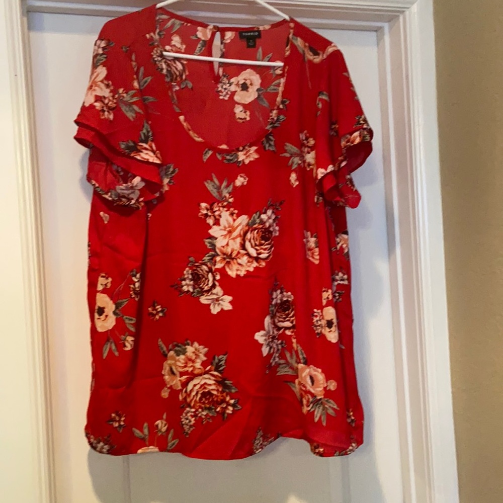 Torrid Size 1 Flowerd Blouse.